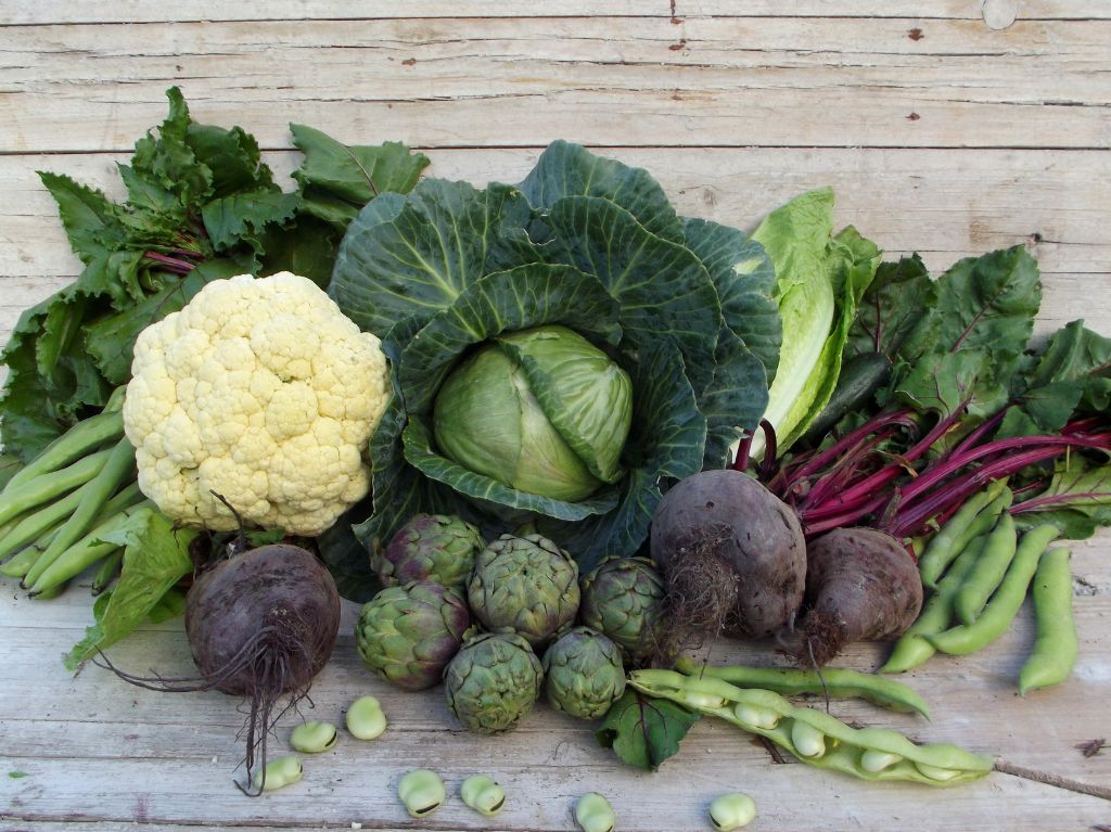 Légumes d'hiver posés sur une table