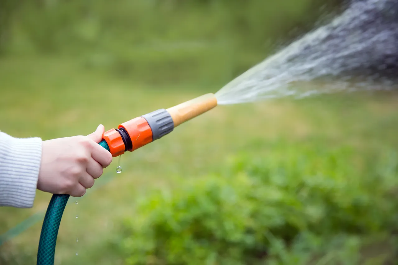 arroser-jardin-eau-froide