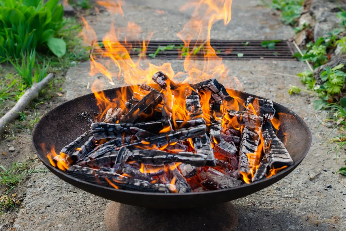 faire-un-feu-dans-son-jardin-est-ce-autorise-que-dit-la-loi-en-france