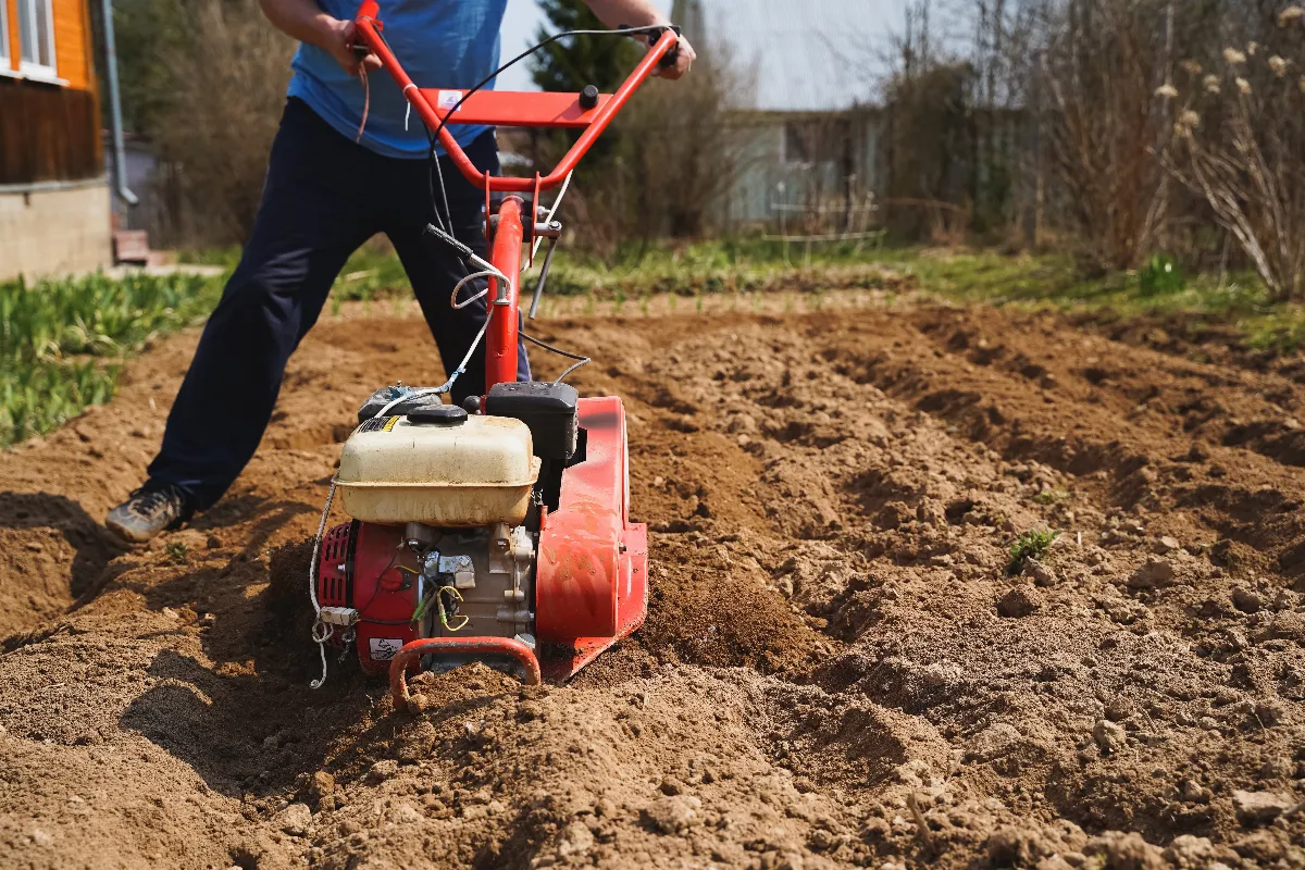 labourer-la-terre-en-hiver-comment-reussir-cette-operation-sans-effort