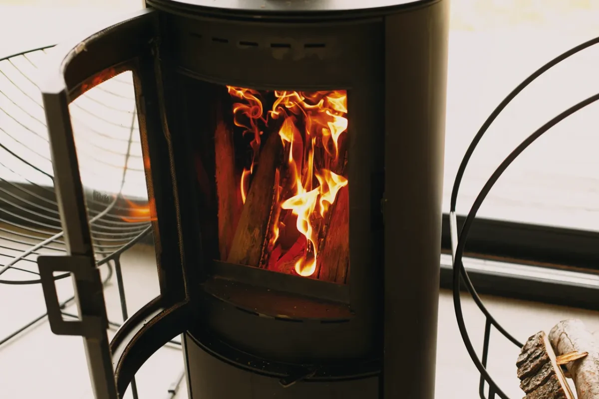 poele-bois-ou-fonte