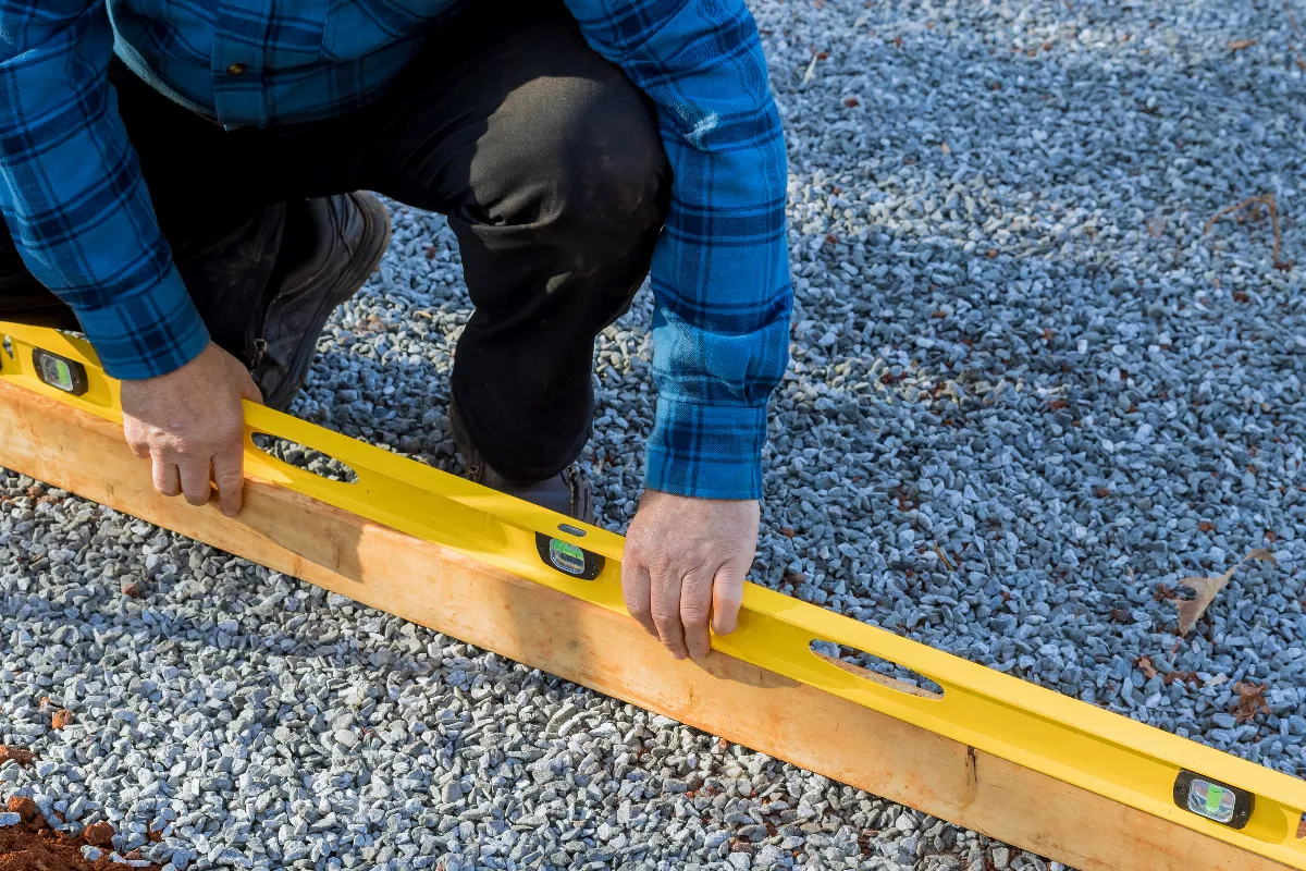 remplacer-le-gazon-de-votre-jardin-par-du-gravier-est-ce-une-bonne-idee-comment-faire