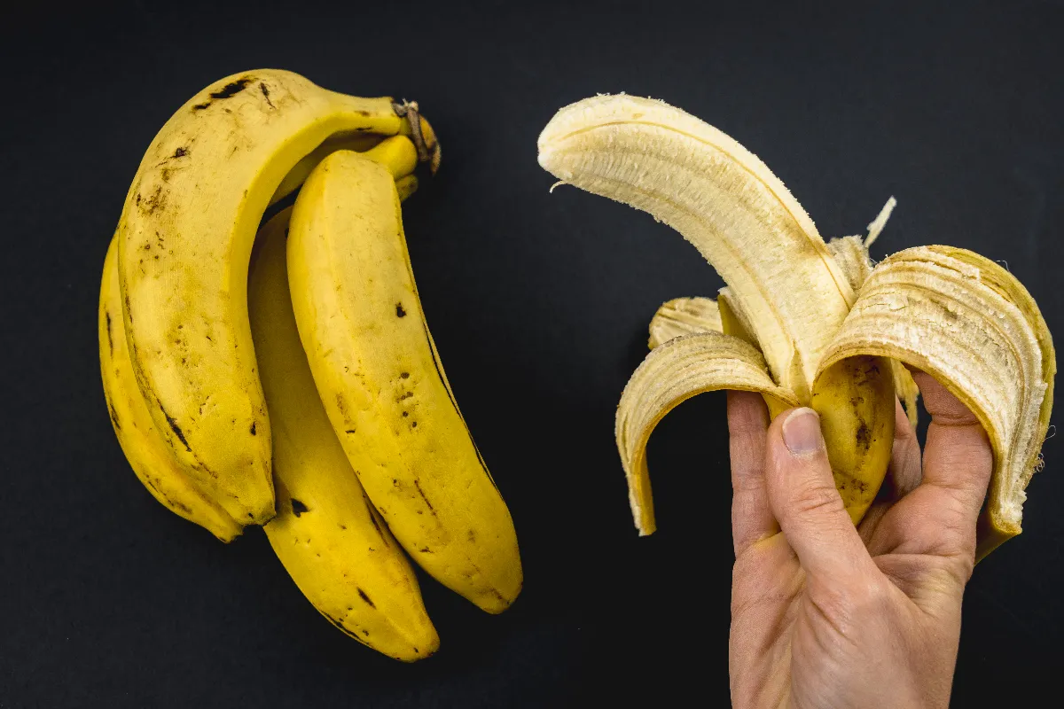 voici-lastuce-incroyable-pour-que-vos-bananes-ne-noircissent-plus-jamais