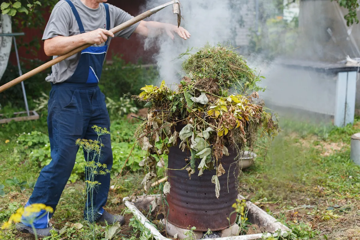 voici-comment-faire-pour-bruler-vos-dechets-verts-sans-risquer-damende