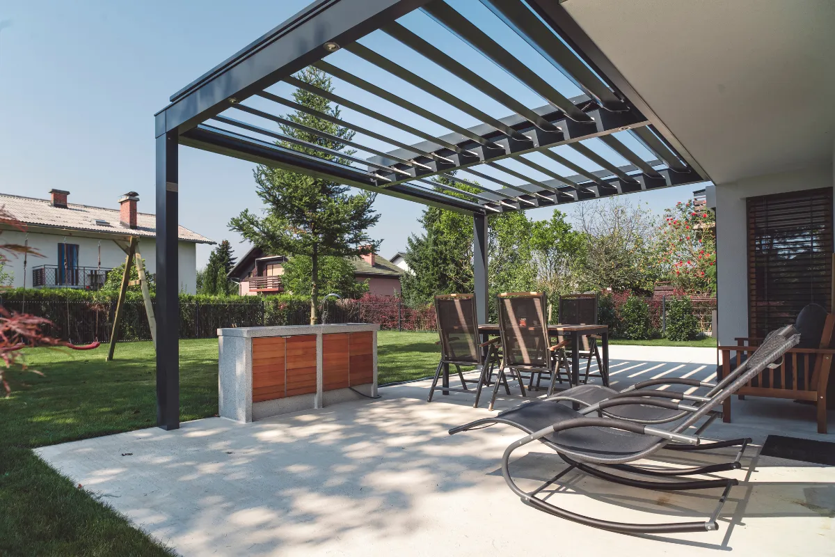 5-idees-dinstallation-dune-pergola-pour-transformer-et-sublimer-votre-exterieur
