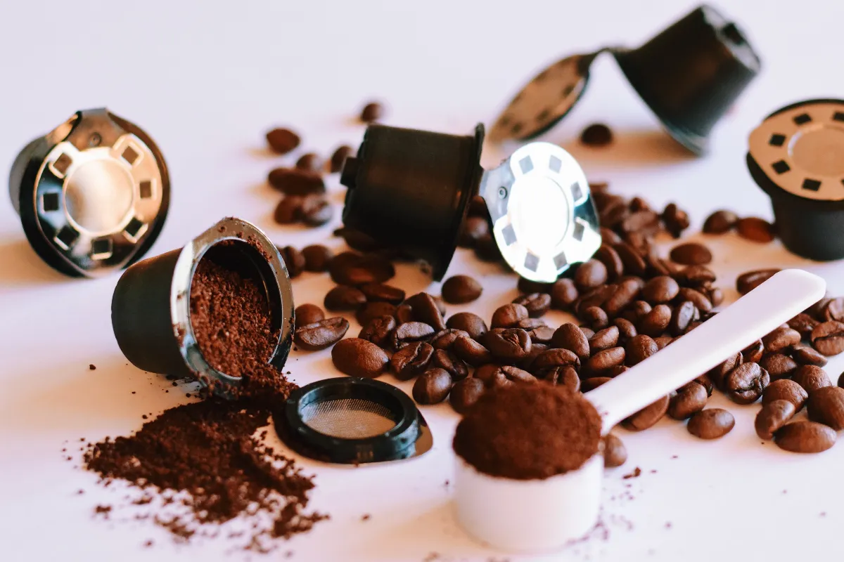 ne-jetez-plus-vos-dosettes-a-cafe-usagees-voici-4-solutions-pour-les-reutiliser-en-cuisine