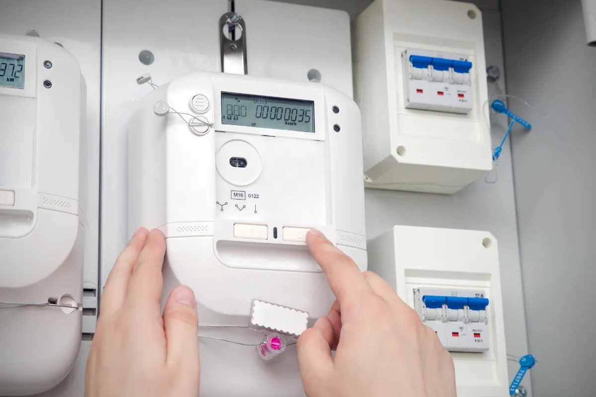 mettre-du-ruban-adhesif-sur-son-compteur-linky-quelle-est-cette-astuce-et-marche-t-elle-vraiment