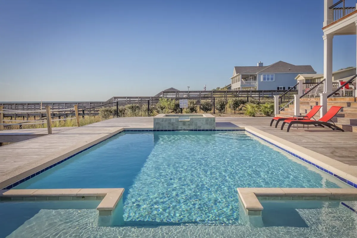 comment-entretenir-une-piscine-pendant-la-periode-hivernale