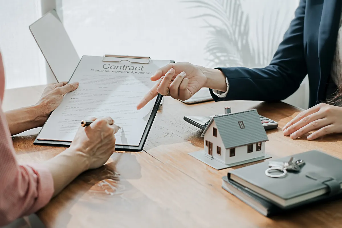 contrat-dassurance-logement-tout-ce-que-vous-devez-verifier-avant-de-signer