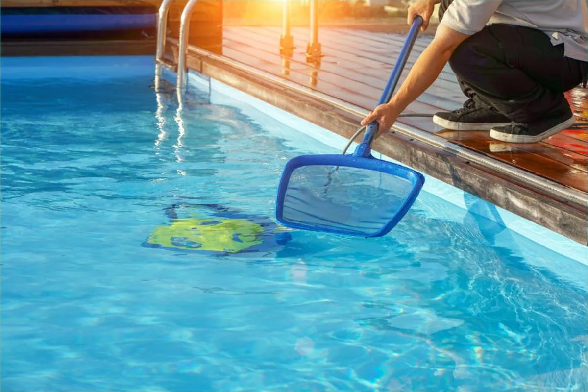 comment-choisir-le-bon-algicide-pour-votre-type-de-piscine