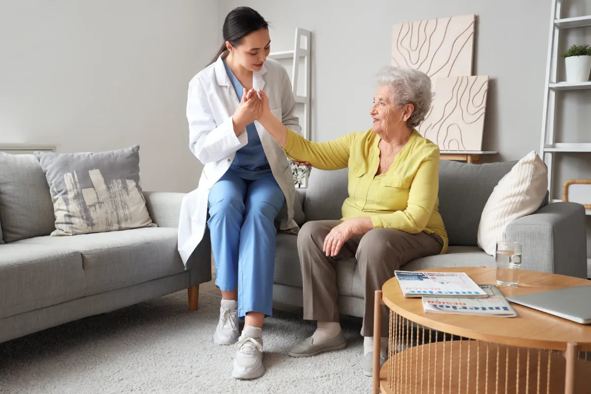 aide-a-domicile-pour-personnes-agees-vivre-chez-soi-plus-longtemps-avec-un-accompagnement-humain-et-securise